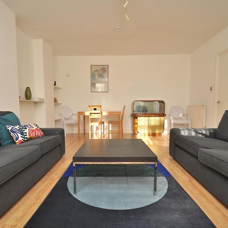 Appartamento Large Garden Flat In The Heart Of Islington Londra Esterno foto