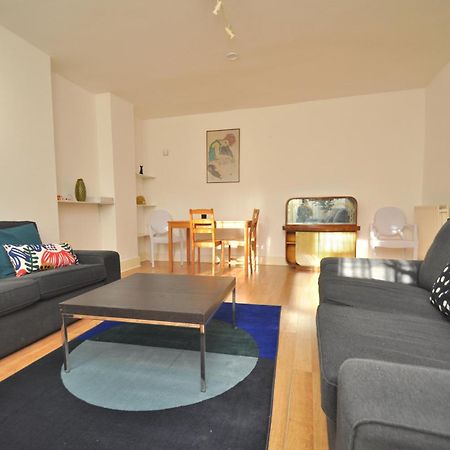 Appartamento Large Garden Flat In The Heart Of Islington Londra Esterno foto